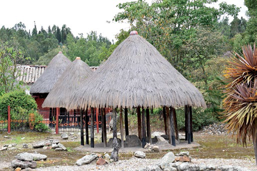 Reconstrucción del pueblo indígena en los alrededores del Museo Arqueológico de Sogamoso.
