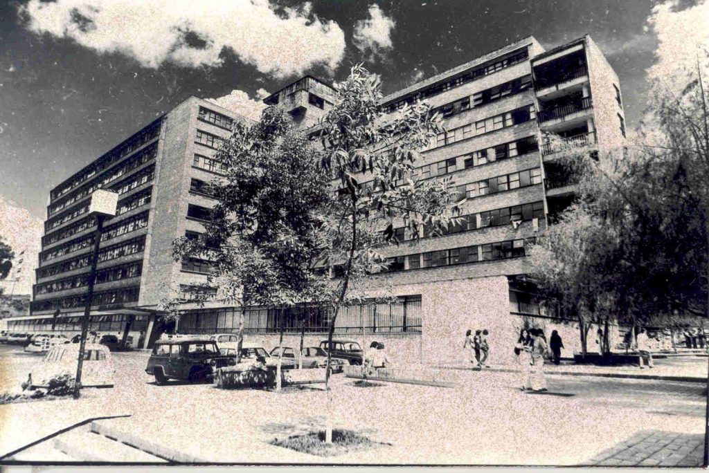 Así lucía el Hospital Universitario San Ignacio hacia los años 70.