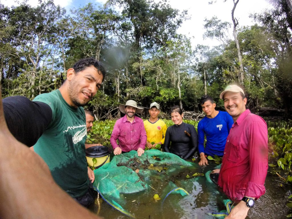 Los investigadores del proyecto, durante una de sus múltiples salidas de campo a la Amazonía.