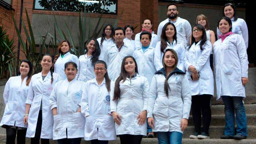 Equipo de trabajo del Instituto de Errores Innatos del Metabolismo de la PUJ.