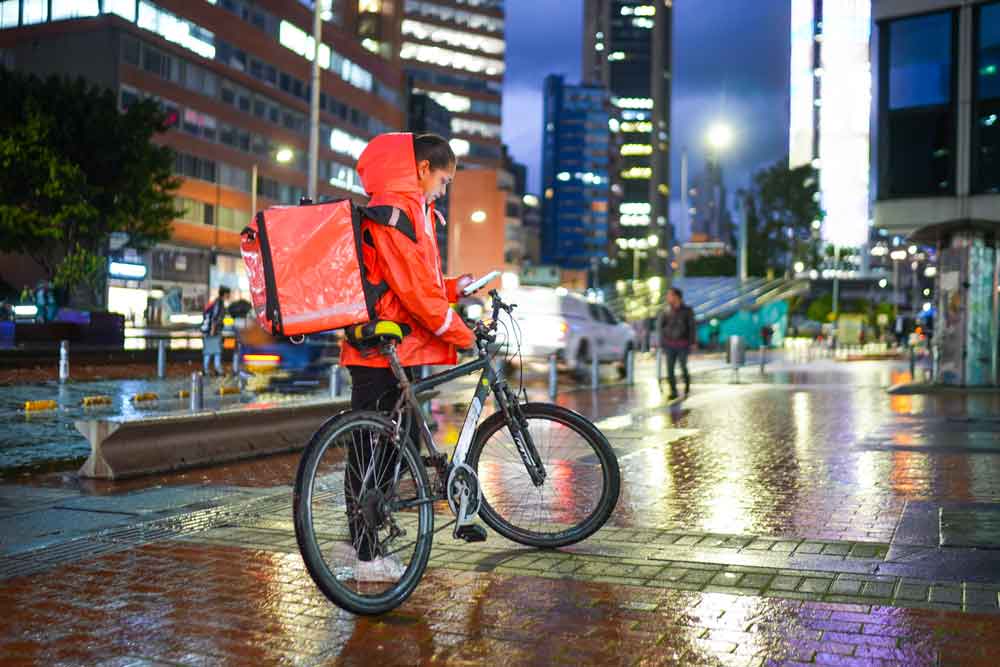 Mujer rappitendera en Bogotá