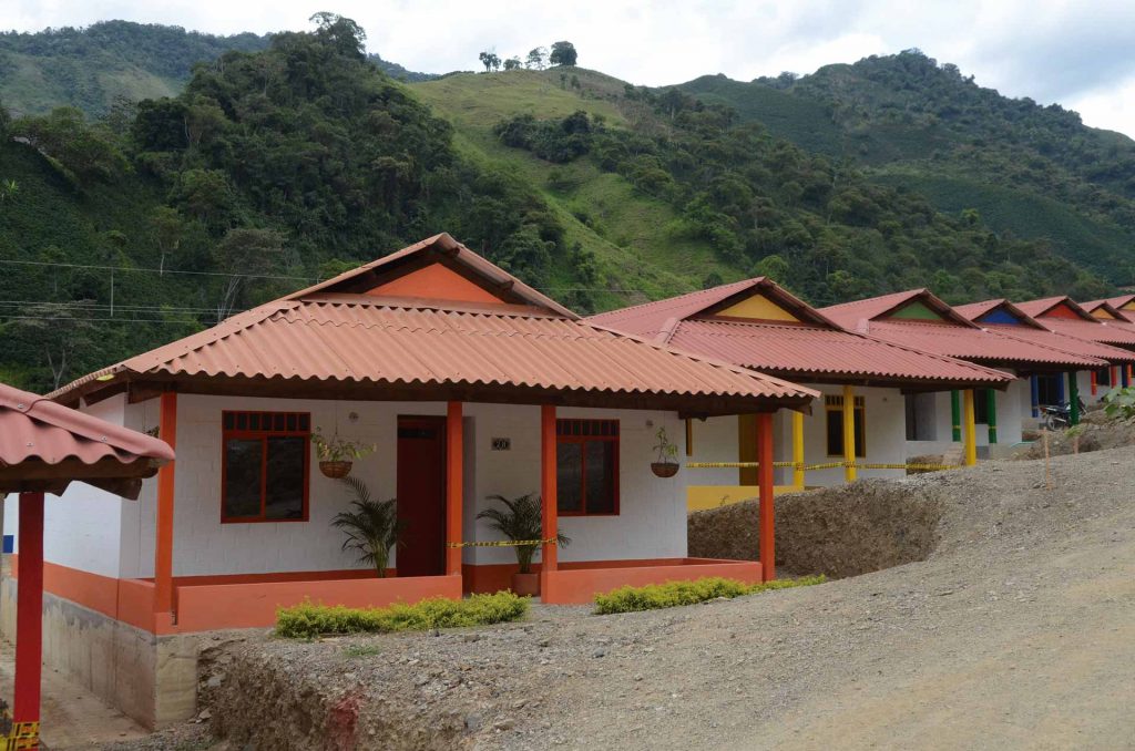 Casas reconstruidas en Salgar, Antioquia.