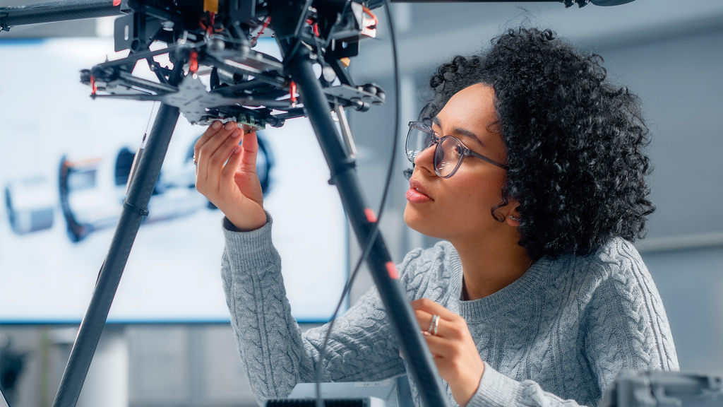 La vicerrectora de Investigación de la Pontificia Universidad Javeriana, Astrid Liliana Mejía, reflexiona sobre las cifras de mujeres en la investigación, la creación y la innovación