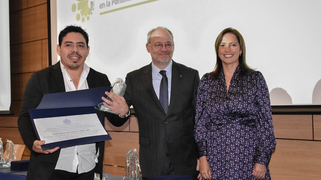 Finalizó el XVII Congreso La Investigación en la Pontificia Universidad Javeriana Conocimientos para un mundo en transformación, un espacio que reconoció la labor investigativa en la universidad. Estos son los ganadores al premio de este año. 