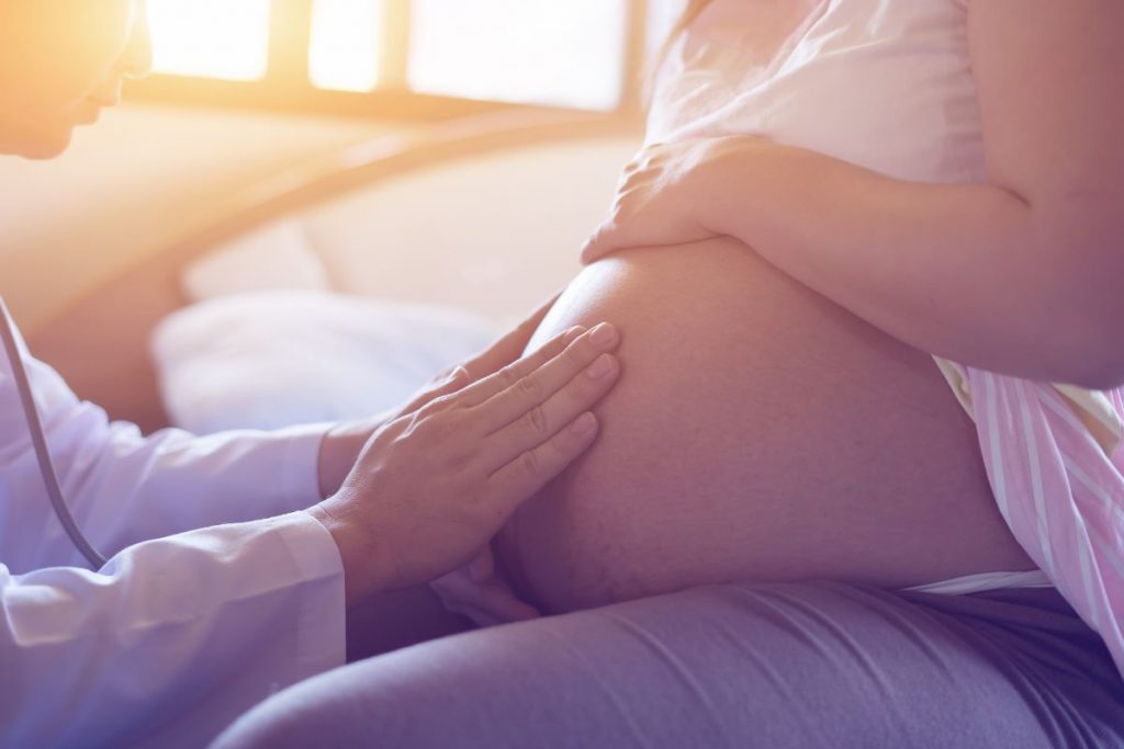 La eclampsia es la presencia de convulsiones generalizadas inexplicables en pacientes con preeclampsia. Foto Shutterstock.