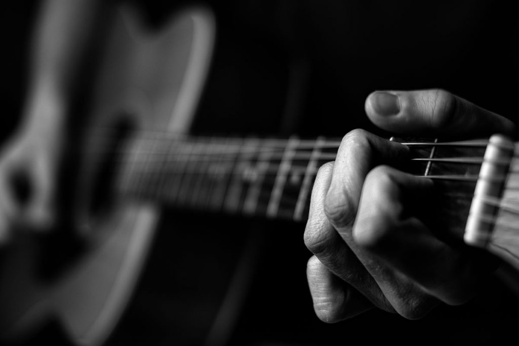 El proyecto Tejidos Octeto para Piezas de Guitarras, es una propuesta de Andrés Samper para resaltar la música llanera.