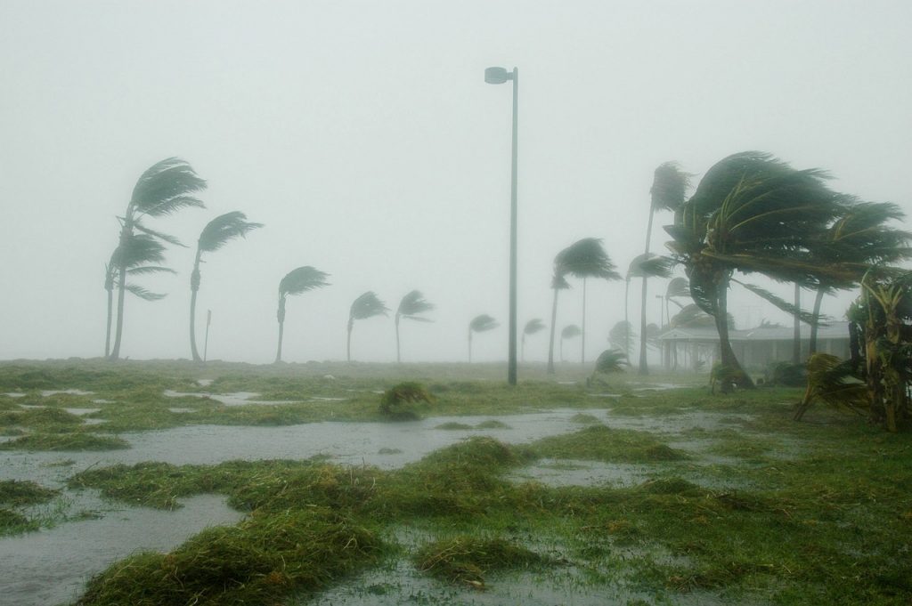 En el archipiélago de San Andrés y Providencia, además de las lluvias, los ciclones tropicales producen afectaciones por el oleaje extremo y algunas veces fuertes vientos. Foto Pixabay.