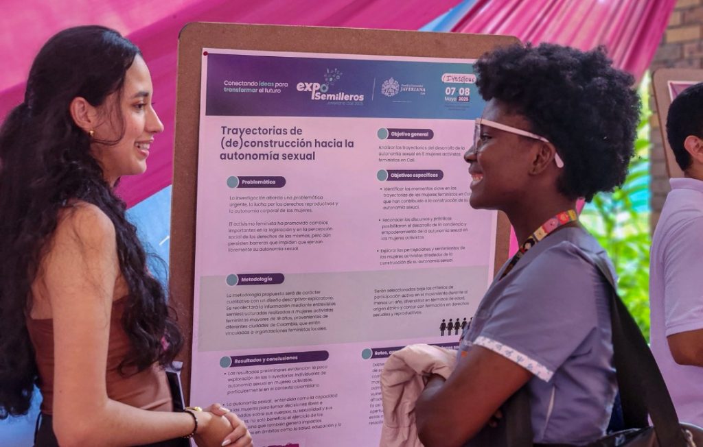 Presentación de posters a cargo de estudiantes universitarios en Exposemilleros 2025