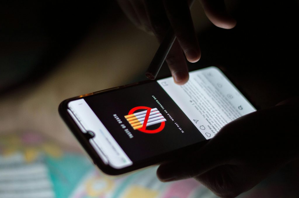 Un estudio internacional, que analizó datos de 204 países y regiones, encontró que el número de casos de cáncer en personas menores de 50 años ha aumentado en un 80% en las últimas tres décadas. Experto analiza las posibles causas y recomienda hábitos que podrían prevenirlo.