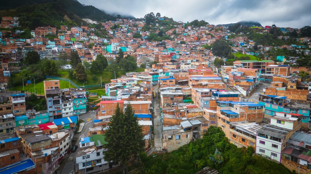 Bogotá, una ciudad en la que el acceso al espacio verde está marcado por la desigualdad Bogotá, una ciudad en la que el acceso al espacio verde está marcado por la desigualdad