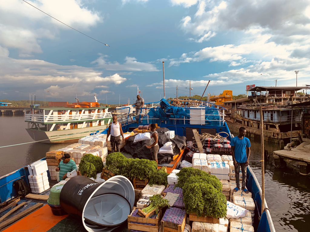 El cabotaje en el litoral Pacífico: identidad y resistencia