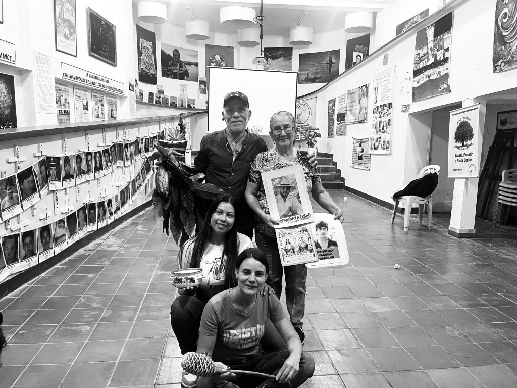 Custodios de la Ausencia Sara Sierra, Isabela González y Juan José Madrid Curso Derechos Humanos y DIH