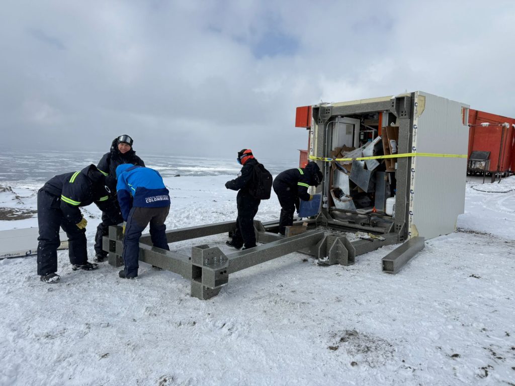 Instalación del HACAE en la Antártida