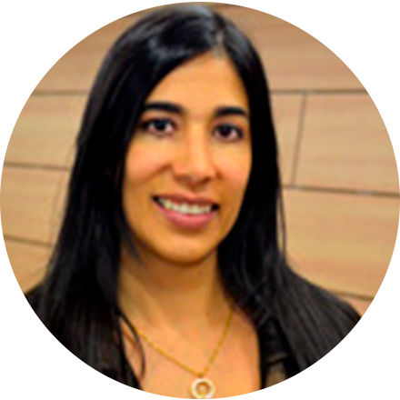 Profesora asociada - Decana de la Facultad