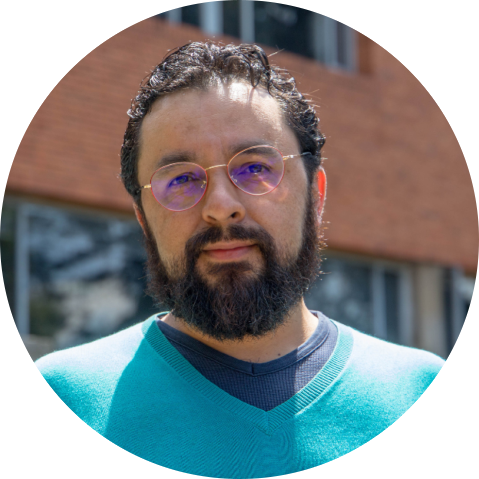 Profesor Eje 3: Sociedad del conocimiento, de la información, comunicación y procesos socioeducativos.