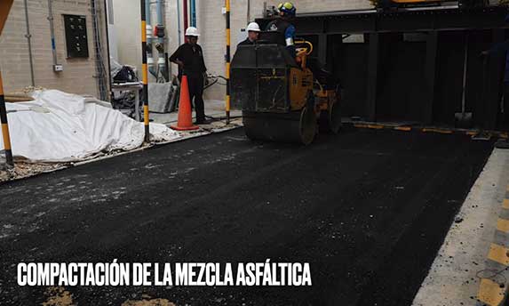 Construcción de pista del IDU en laboratorio de estructuras