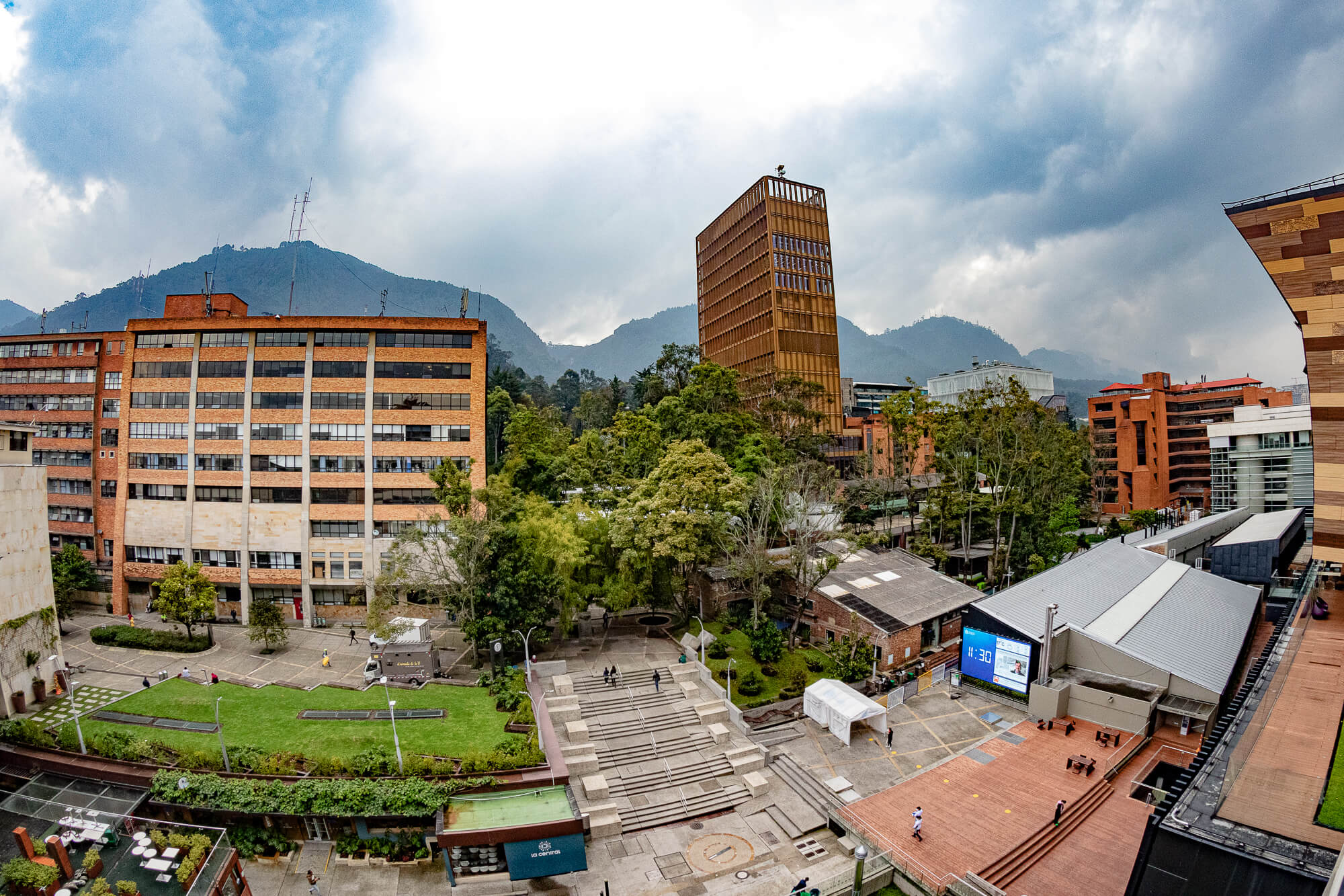 “Pontifícia-Universidad-Javeriana