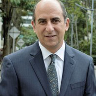 Dr. Carlos Gómez