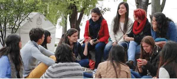 Estudiantes javerianos compartiendo la vida