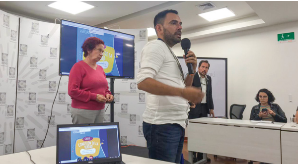 Juan Daniel Cruz, coordinador del Programa de Educación para Paz, en el lanzamiento de la APP en las Instalaciones de la Comisión de la Verdad el 17 de marzo.