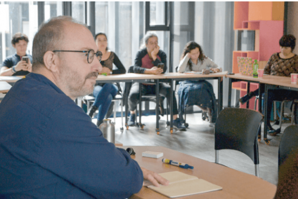 Carles Feixa en taller con integrantes de los semilleros de investigación.